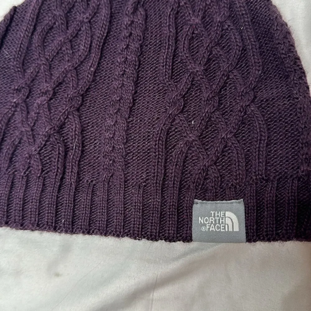 The North Face Wool Blend Burgundy Cable Knit Beanie Hat.‎